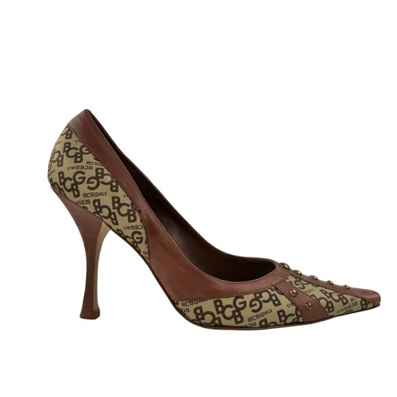 BCBG Girls Logo Brown Tan Heels Fabric Pumps Pointed Toe Shoes Size 8 B - Picture 1 of 5